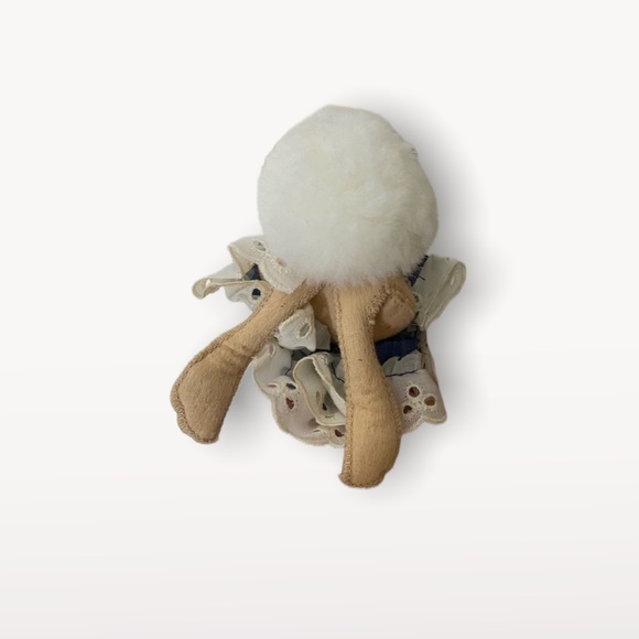 Vintage 1992 Annalee Mobilitee Girl Bunny with Rose doll - Picture 8 of 8